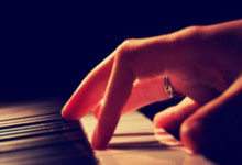 队报：利物浦、阿森纳和诺丁汉森林争夺狼堡前锋阿莫拉.